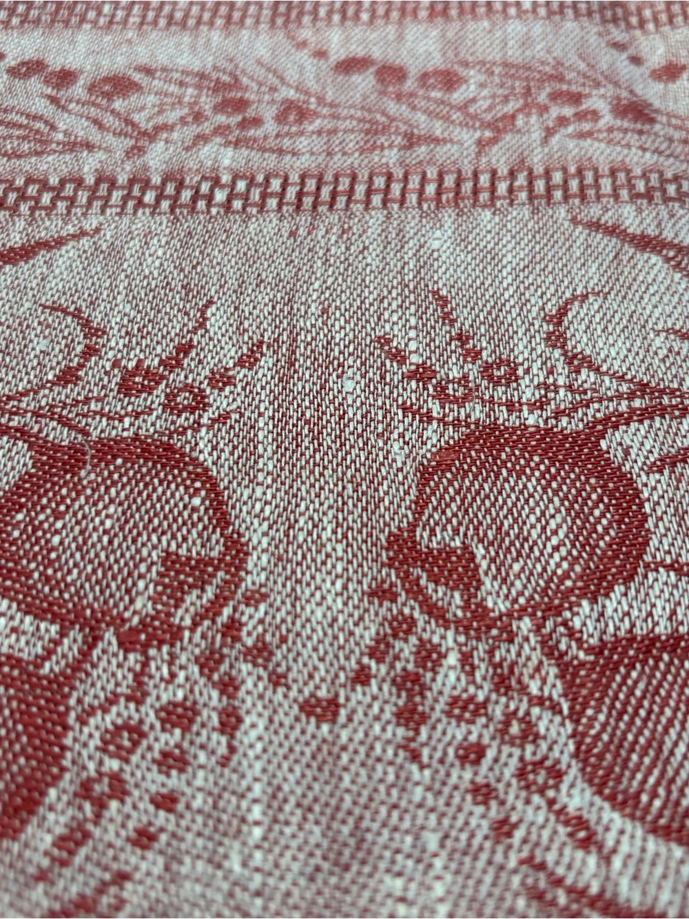 Williams Sonoma Red and Cream Jacquard Dining Tablecloth